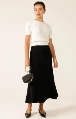 CHEVRON KNIT FLARED SKIRT IN BLACK