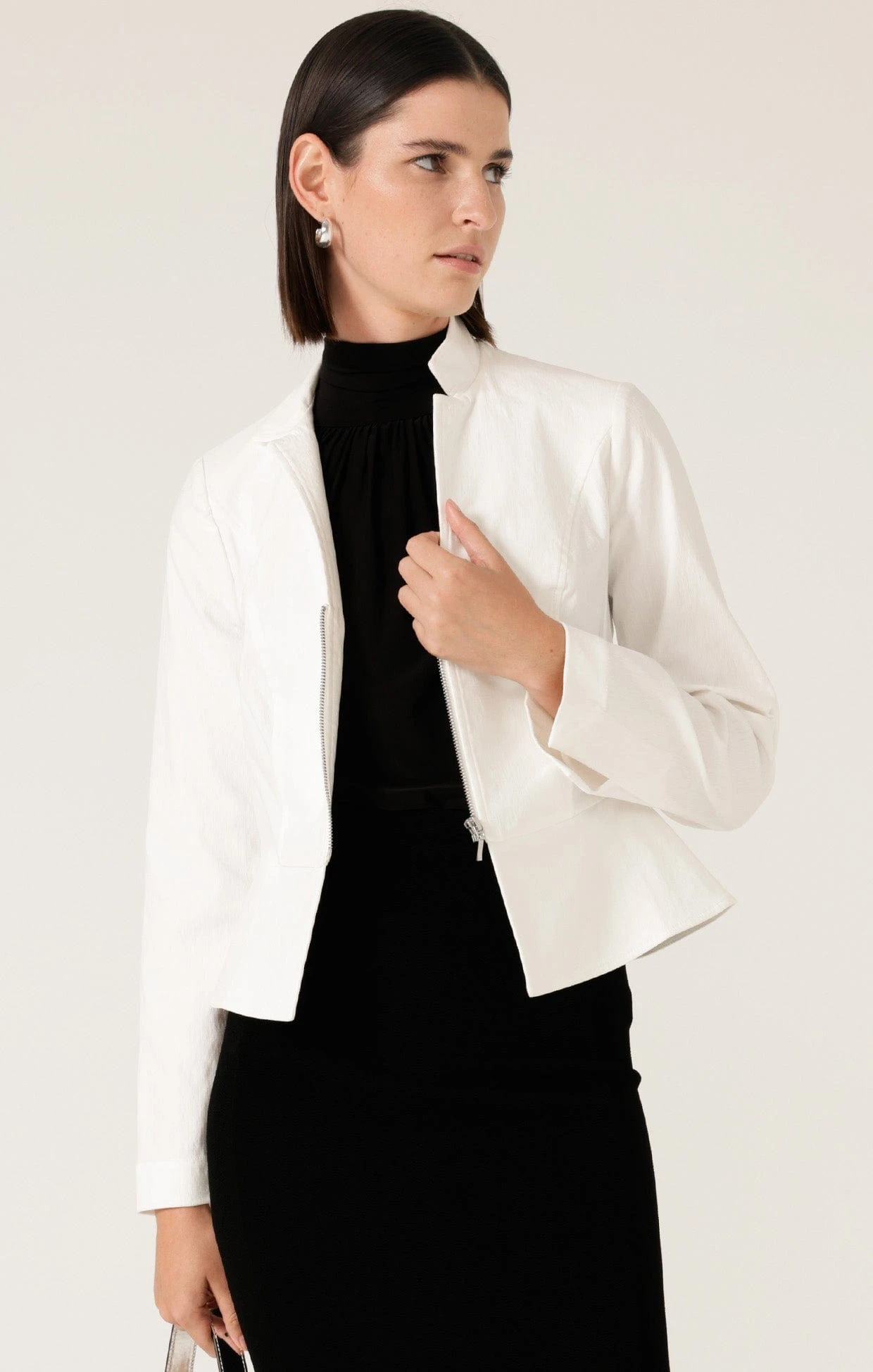 FRONT ZIP PEPLUM JACKET IN WHITE 6 FRONT ZIP PEPLUM JACKET IN WHITE - Image 4