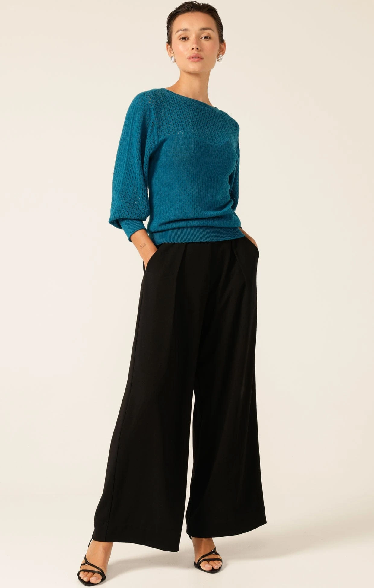 LONG SLEEVE RIPPLE KNIT TOP IN CERULEAN BLUE 6 LONG SLEEVE RIPPLE KNIT TOP IN CERULEAN BLUE - Image 4