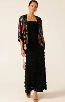 BLOSSOM KIMONO IN MULTI 11 BLOSSOM KIMONO IN MULTI -Clothing Discounts Shop LR BLOSSOMKIMONOINNIGHTFLORALWITHMADDISONDRESSINBLACK5 ALEXJ25