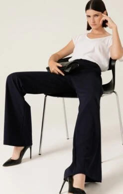 CLASSIC TROUSER IN NAVY -Clothing Discounts Shop LR CLASSICTROUSERINNAVYWITHANALIATOPINWHITE76 MADIA25