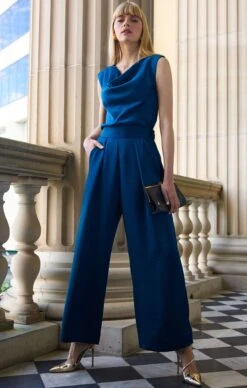 COWL BIAS TOP STEELE BLUE 16 COWL BIAS TOP STEELE BLUE -Clothing Discounts Shop LR COWLBIASTOPANDPLEATEDTROUSERINSTEELEBLUESPRINGCAMPAIGN202544 AXELL25 de66dcea 03ea 4024 b79c a0d37025bf39