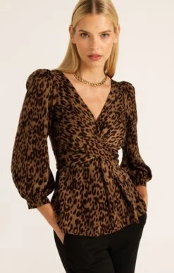 DOPPEL BLOUSE 12 DOPPEL BLOUSE -Clothing Discounts Shop LR DOPPLEBLOUSEINBROWNANIMALWITHTAPEREDLEGPANTINBLACK50 KAROLINAWCK25