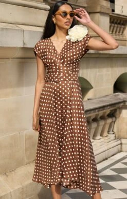 DOTTIE WRAP MIDI DRESS -Clothing Discounts Shop LR DOTTIEWRAPMIDIDRESSCAMPAIGN2025 12 .jpg DIYA25