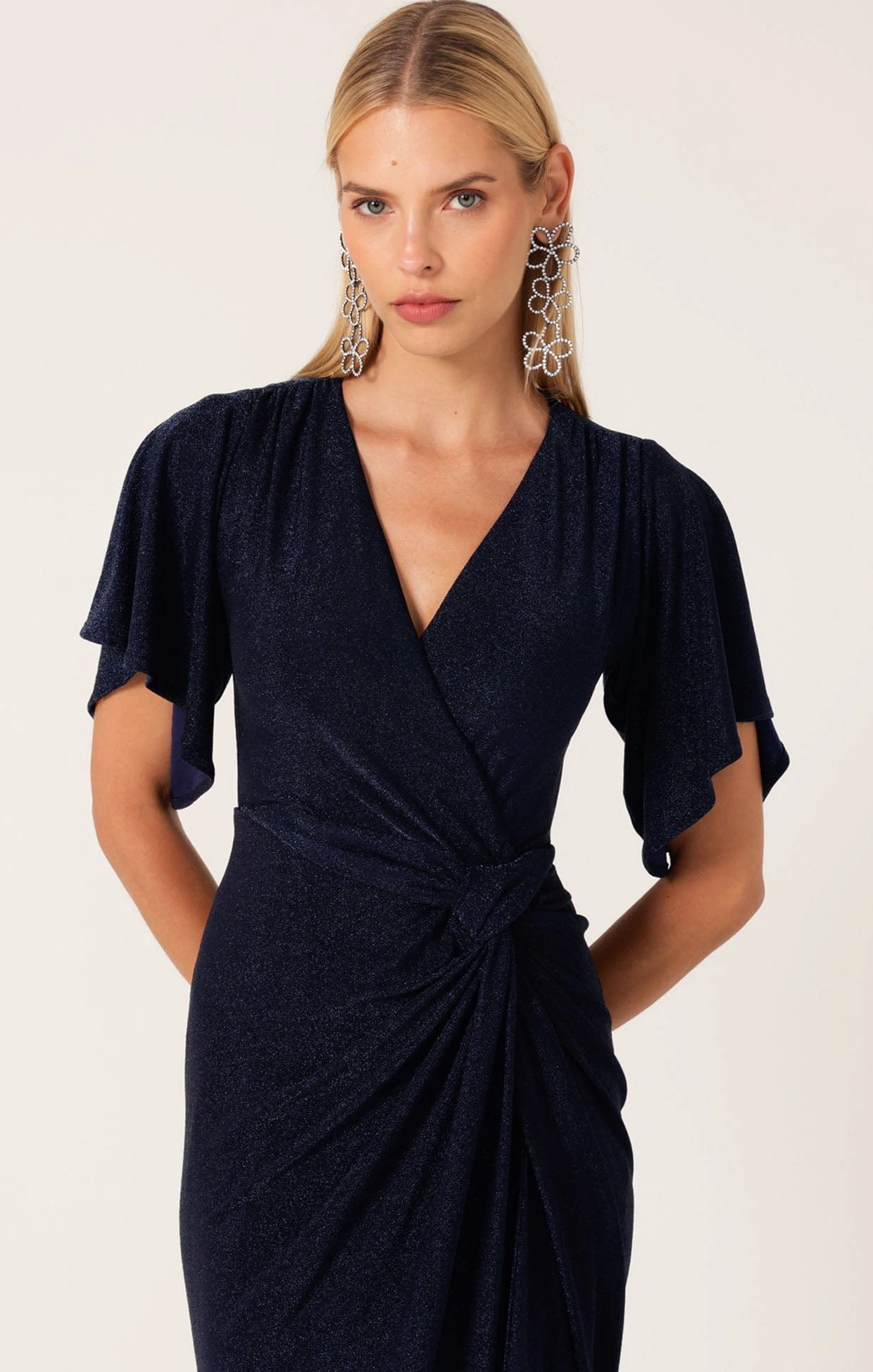 THE EMPORIUM MAXI DRESS IN NAVY 5 THE EMPORIUM MAXI DRESS IN NAVY - Image 3