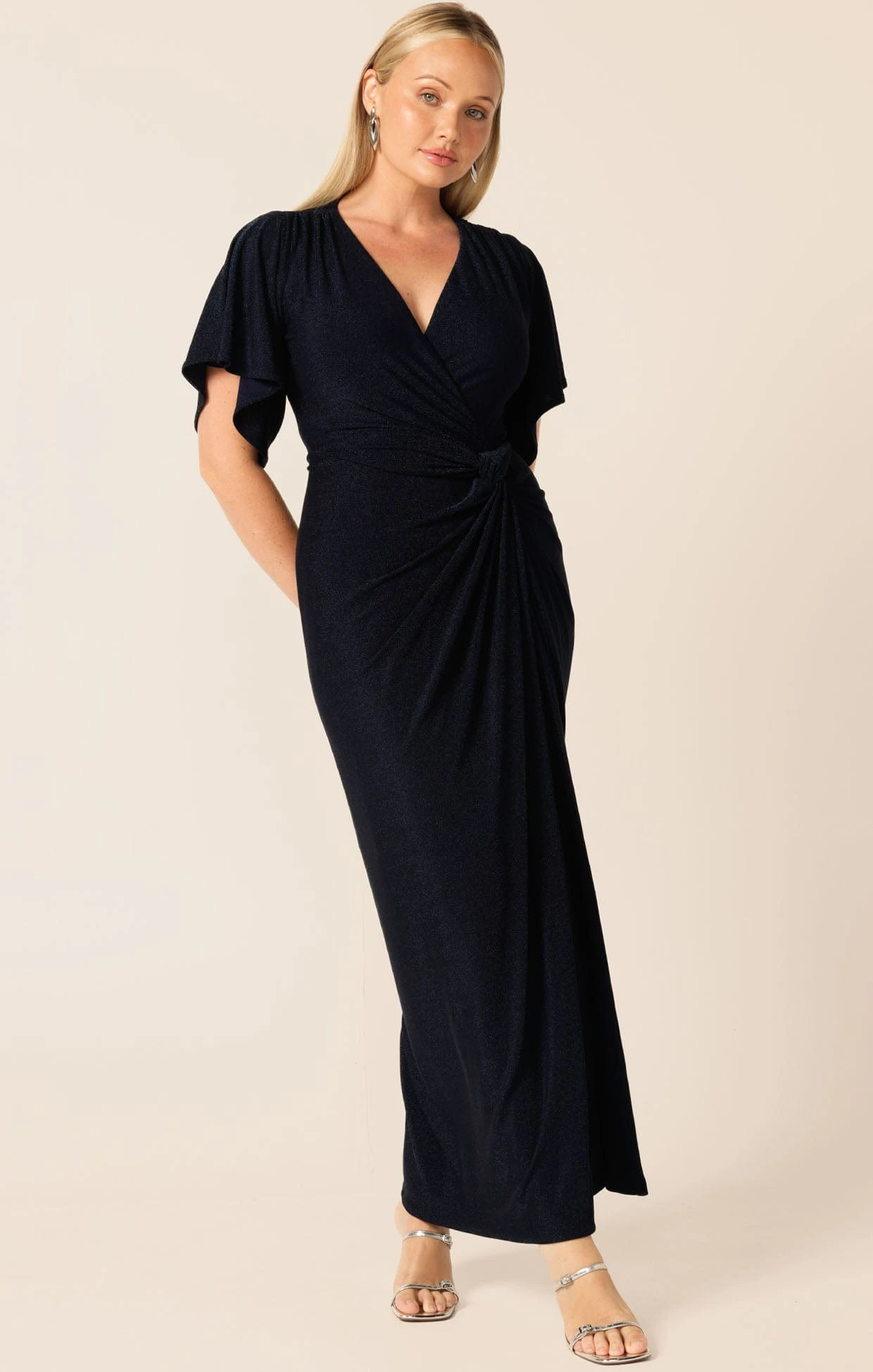 THE EMPORIUM MAXI DRESS IN NAVY 6 THE EMPORIUM MAXI DRESS IN NAVY - Image 4