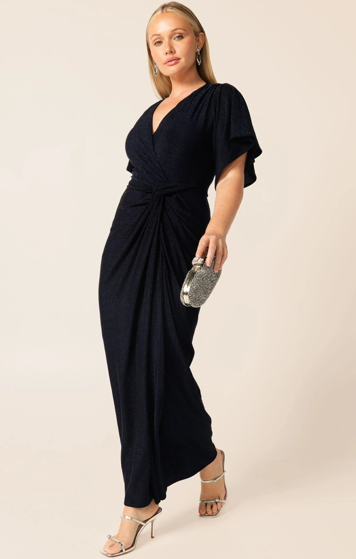 THE EMPORIUM MAXI DRESS IN NAVY 8 THE EMPORIUM MAXI DRESS IN NAVY - Image 6