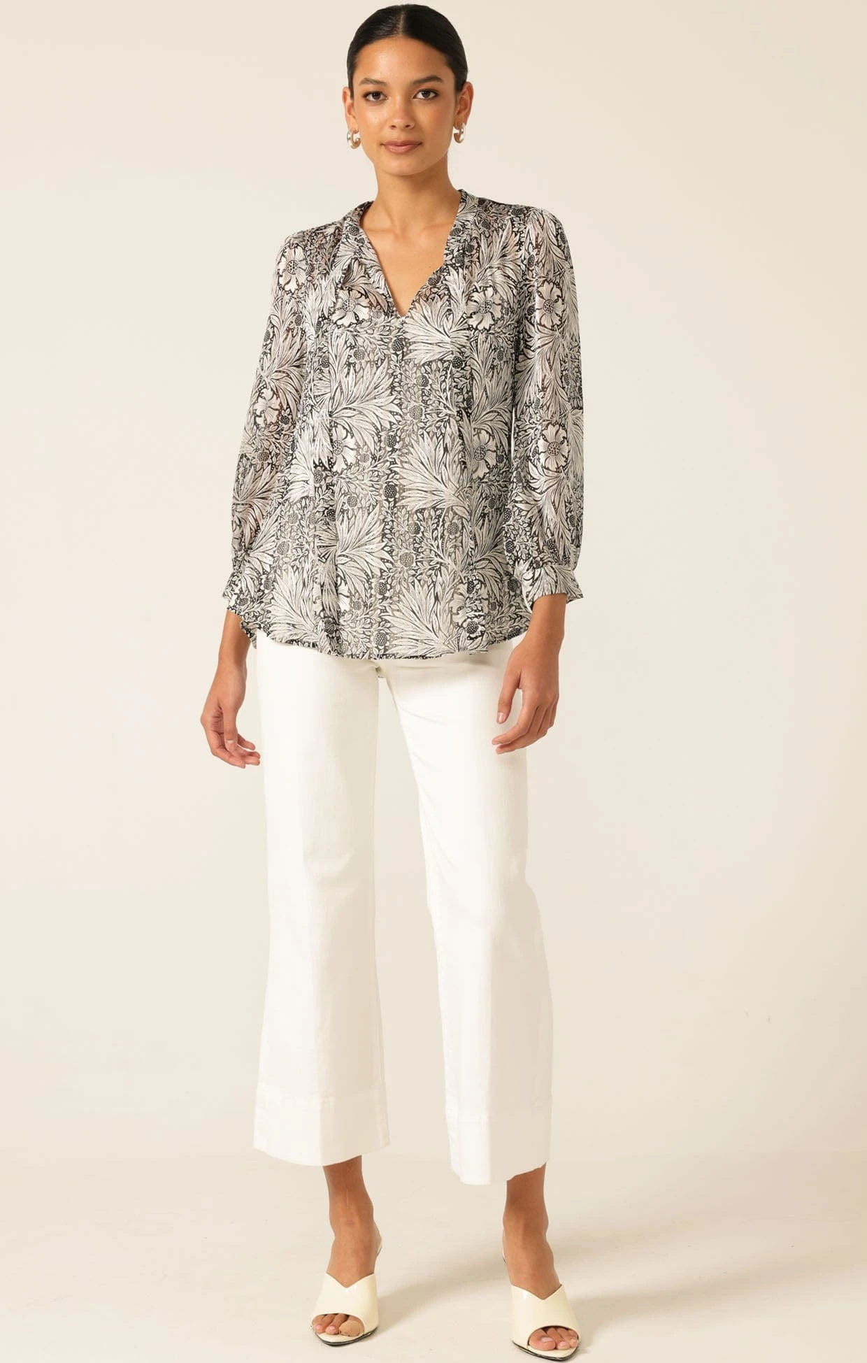 FLORENTINE BLOUSE IN BLACK WHITE FLORAL 7 FLORENTINE BLOUSE IN BLACK WHITE FLORAL - Image 5