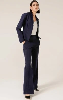 FRONT ZIP PEPLUM JACKET IN NAVY -Clothing Discounts Shop LR FRONTZIPPEPLUMJACKETINNAVYWITHCLASSICTROUSERNAVYANDANALIATOPINWHITE17THUMBNAILEDIT MADIA25