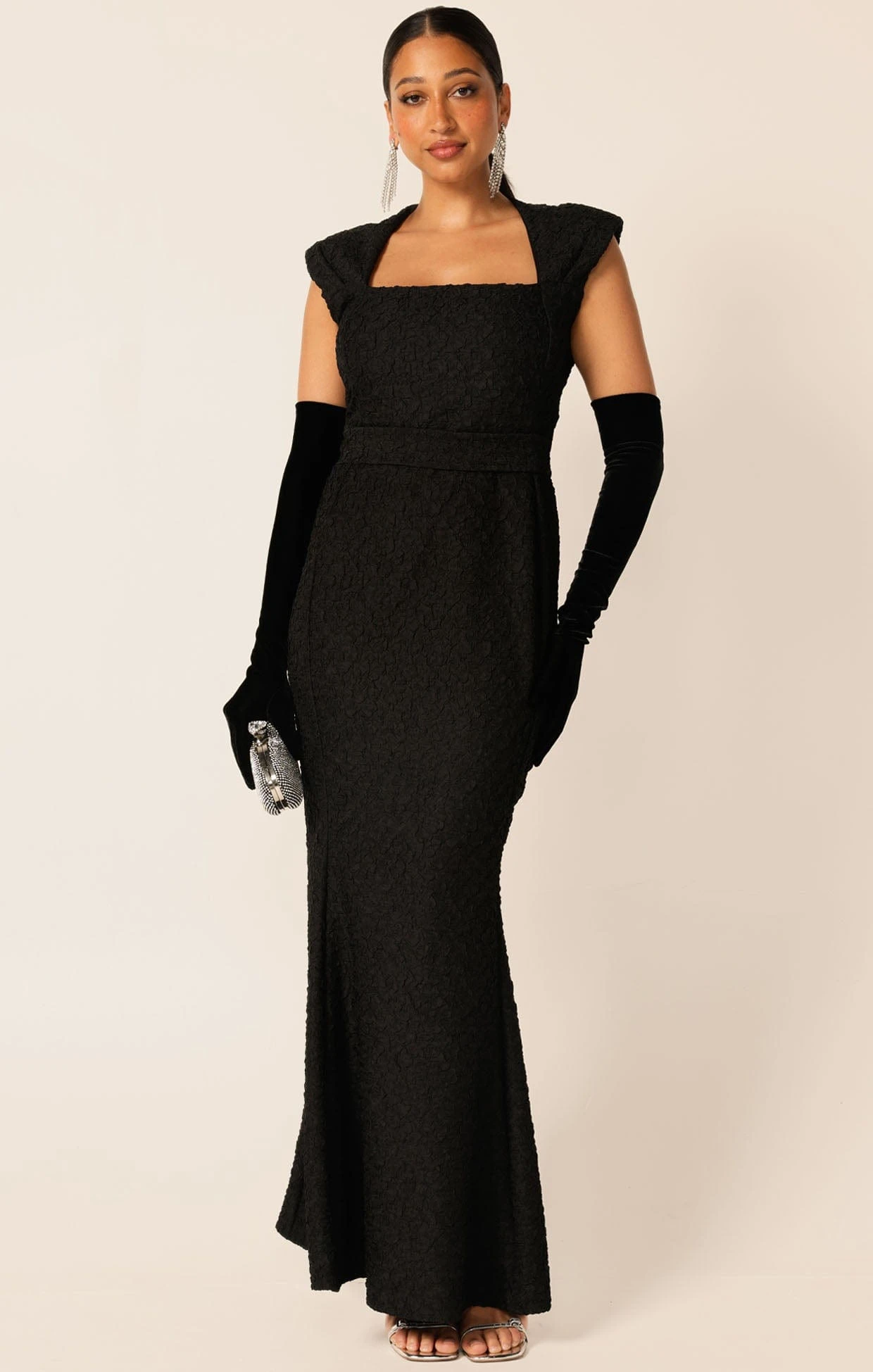 GALA ROYALE GOWN IN BLACK 4 GALA ROYALE GOWN IN BLACK - Image 2