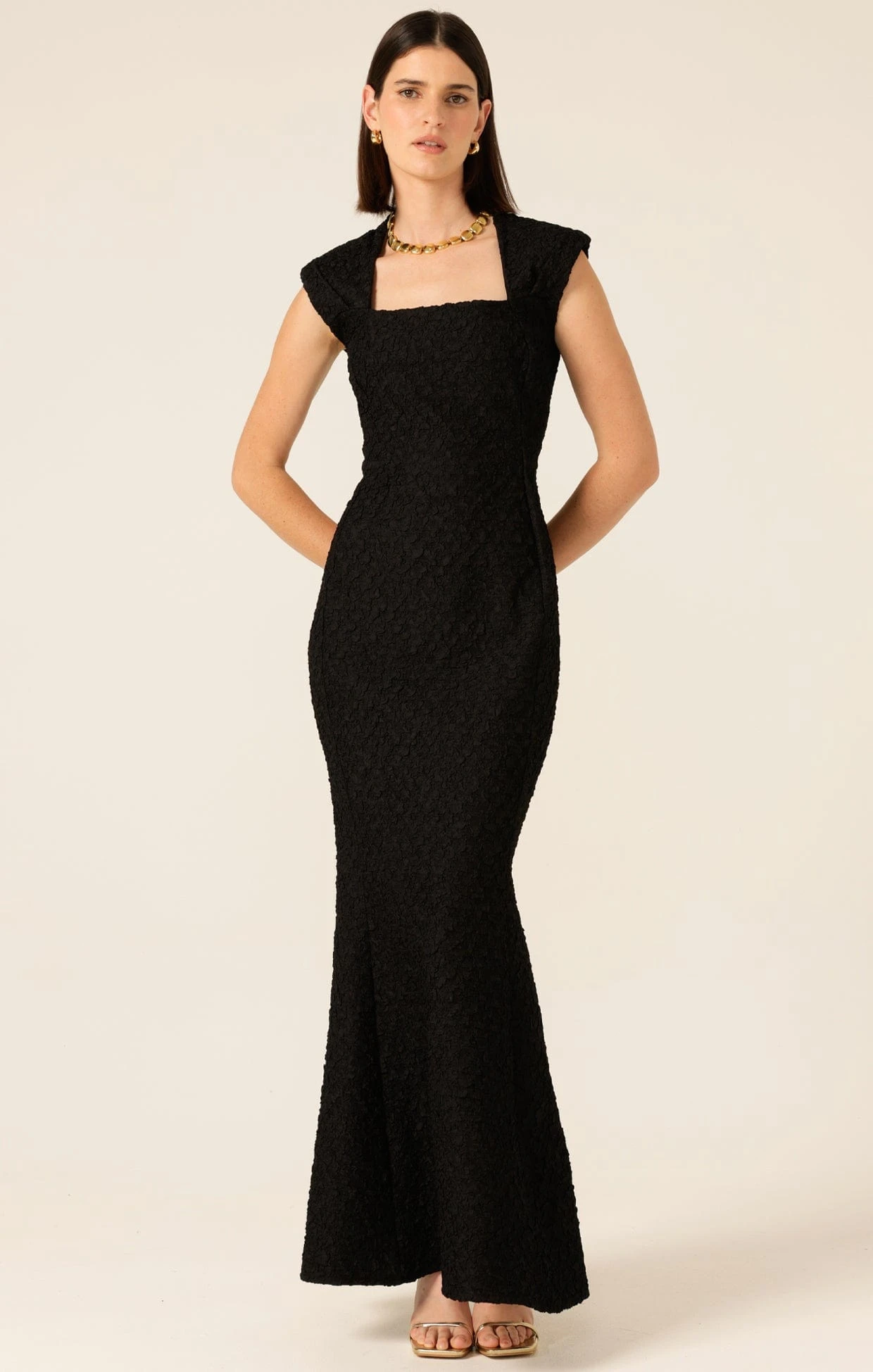 GALA ROYALE GOWN IN BLACK 6 GALA ROYALE GOWN IN BLACK - Image 4