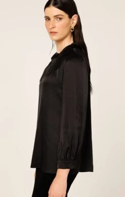 HATCHIE BLOUSE IN BLACK -Clothing Discounts Shop LR HATCHIEBLOUSEINBLACKWITHPENCILSKIRT24 MADIA25