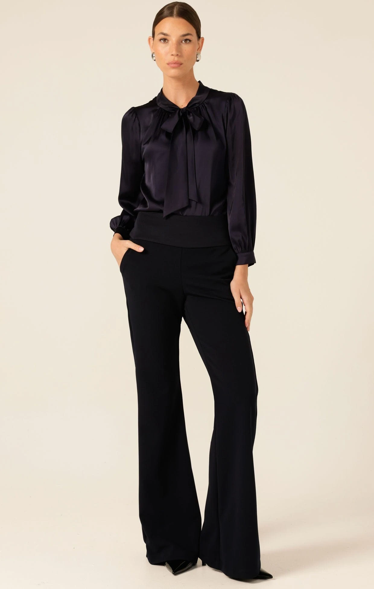 HATCHIE BLOUSE IN NAVY 7 HATCHIE BLOUSE IN NAVY - Image 5