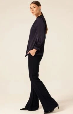HATCHIE BLOUSE IN NAVY 14 HATCHIE BLOUSE IN NAVY -Clothing Discounts Shop LR HATCHIEBLOUSEINNAVYWITHCLASSICTROUSERINNAVY39 BELMAA25