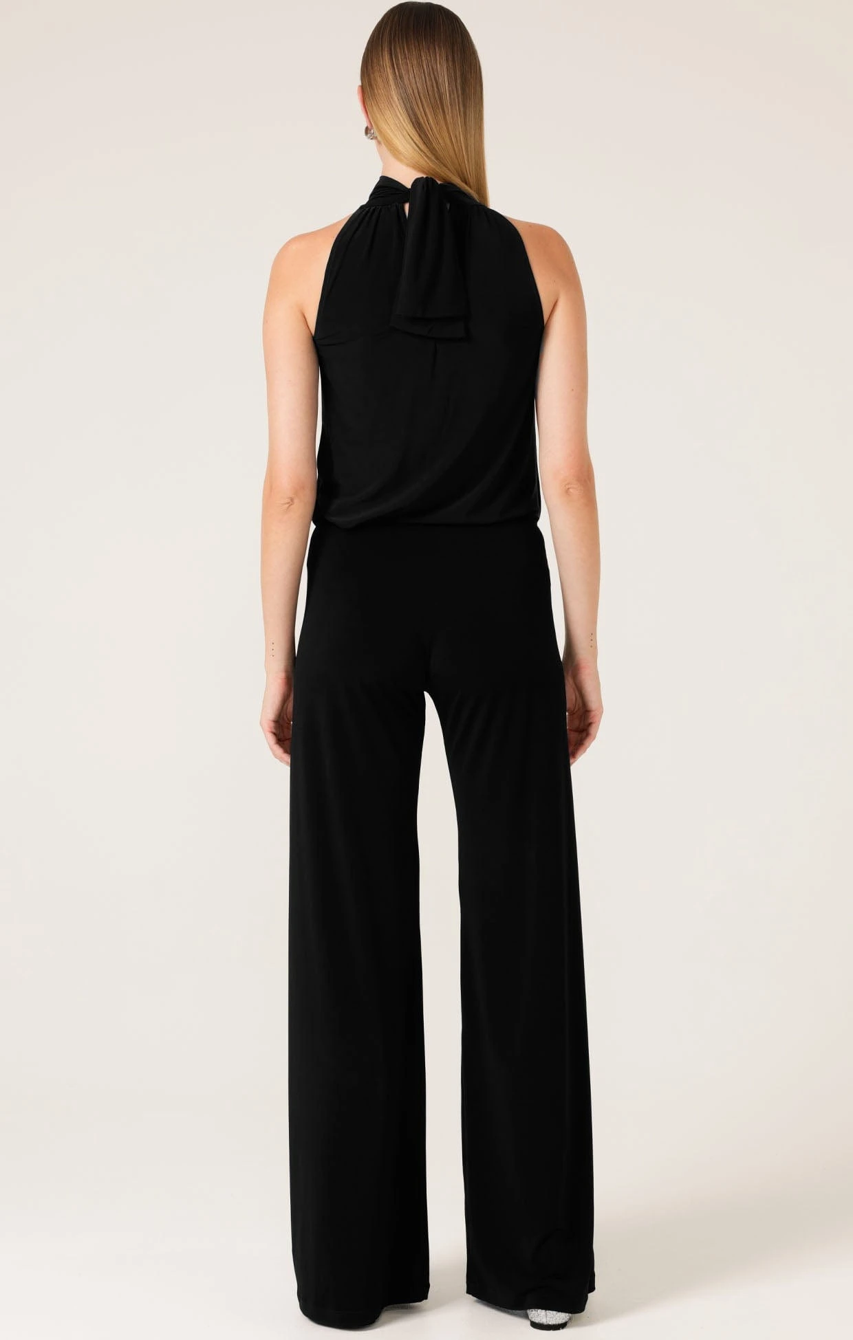 HIGH NECK TIE TOP IN BLACK 10 HIGH NECK TIE TOP IN BLACK - Image 8