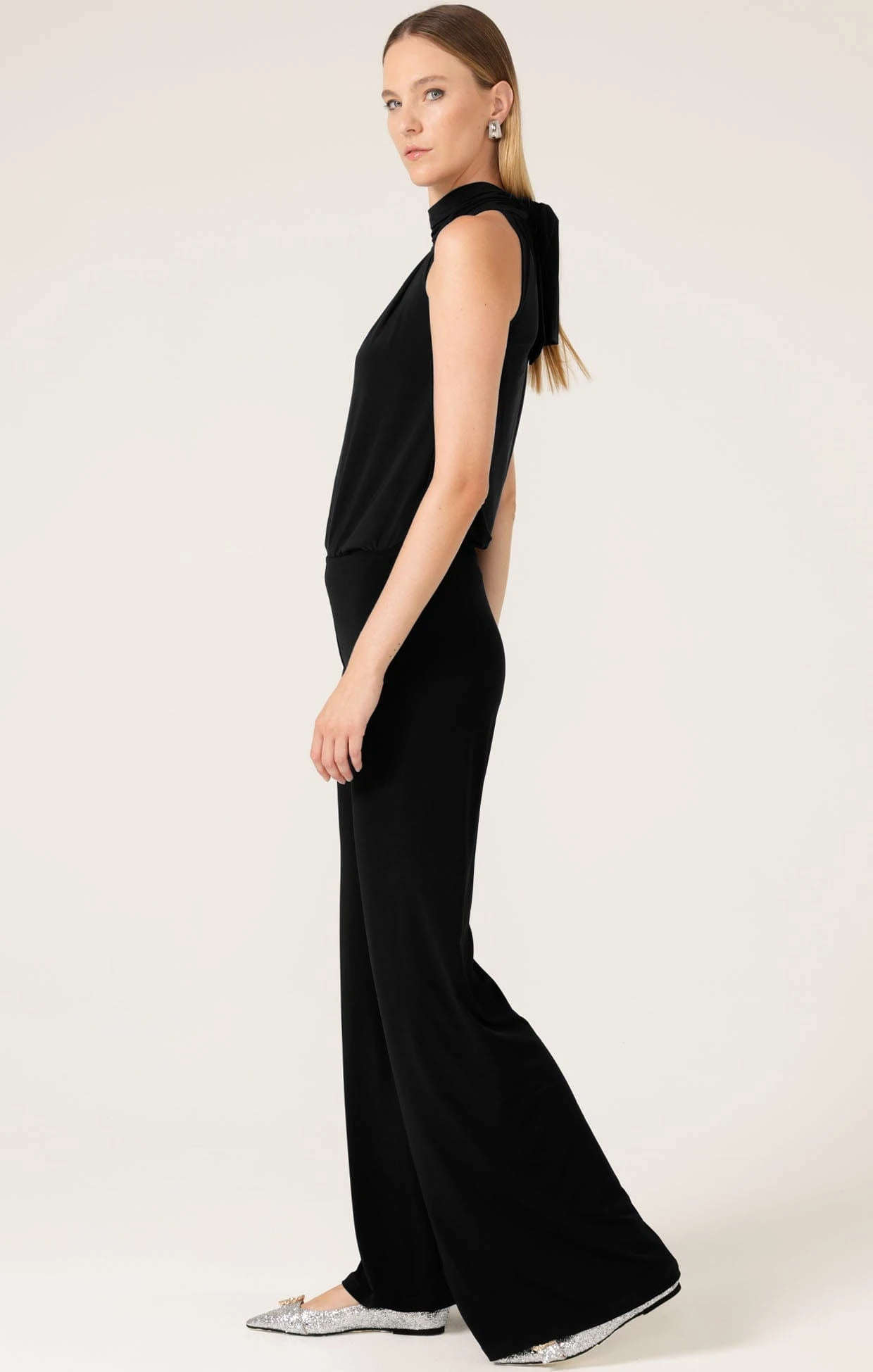 HIGH NECK TIE TOP IN BLACK 9 HIGH NECK TIE TOP IN BLACK - Image 7