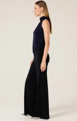 SEAMLESS PANT IN NAVY 15 SEAMLESS PANT IN NAVY -Clothing Discounts Shop LR HIGHNECKTIETOPNAVYWITHSEAMLESSPANTNAVY8 NICOLESC24