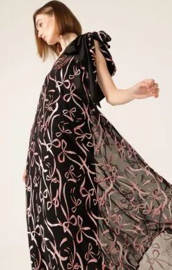 LA MAISON MAXI DRESS -Clothing Discounts Shop LR LAMAISONMAXIDRESSINPINKBLACKBOW117 LILYWSK25