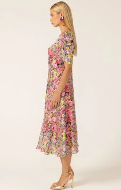 NEW BLOOMS MIDI 14 NEW BLOOMS MIDI -Clothing Discounts Shop LR NEWBLOOMSMIDIDRESSPINKDITZYFLOWER10 KAROLINAWCK25