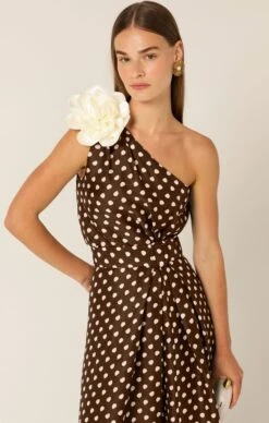 GARDENIA ONE SHOULDER DRESS -Clothing Discounts Shop LR ONESHOULDERMIDIDRESSINCHOCCREAMSPOT42 ELIZAVETAS25