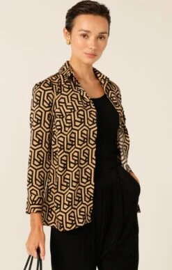 QUENTIN SHIRT -Clothing Discounts Shop LR QUENTINSHIRTINBLACKTANGEOPRINTWITHJERSEYDRAPEPANTPANTINBLACK14 MIASKW25