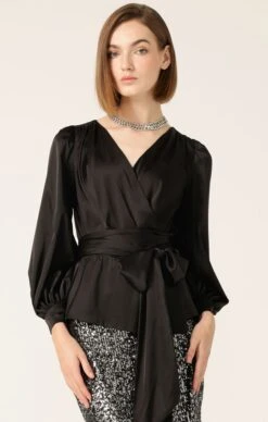 SATIN FAUX WRAP TOP IN BLACK