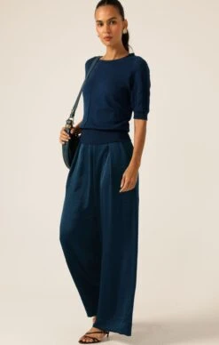 SHORT SLEEVE RAGLAN KNIT TOP 13 SHORT SLEEVE RAGLAN KNIT TOP -Clothing Discounts Shop LR SHORTSLEEVERAGLANKNITTOPINSTEELEBLUEWITHPLEATEDSATINTROUSERINSTEELEBLUE25 NINAS25