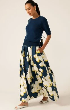 SHORT SLEEVE RAGLAN KNIT TOP 12 SHORT SLEEVE RAGLAN KNIT TOP -Clothing Discounts Shop LR SHORTSLEEVERAGLANTOPINSTEELEBLUEWITHCHAMONIXSKIRTINNAVYYELLOWFLOWER52 NINAS25 cfed3951 4a6a 410c 866b 0b0bc5dda861