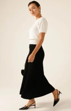 CHEVRON KNIT FLARED SKIRT IN BLACK -Clothing Discounts Shop PUFFSLEEVECHEVRONKNITTOPINIVORYWITHCHEVRONKNITFLAREDSKIRTINBLACK 42 MIASKW25