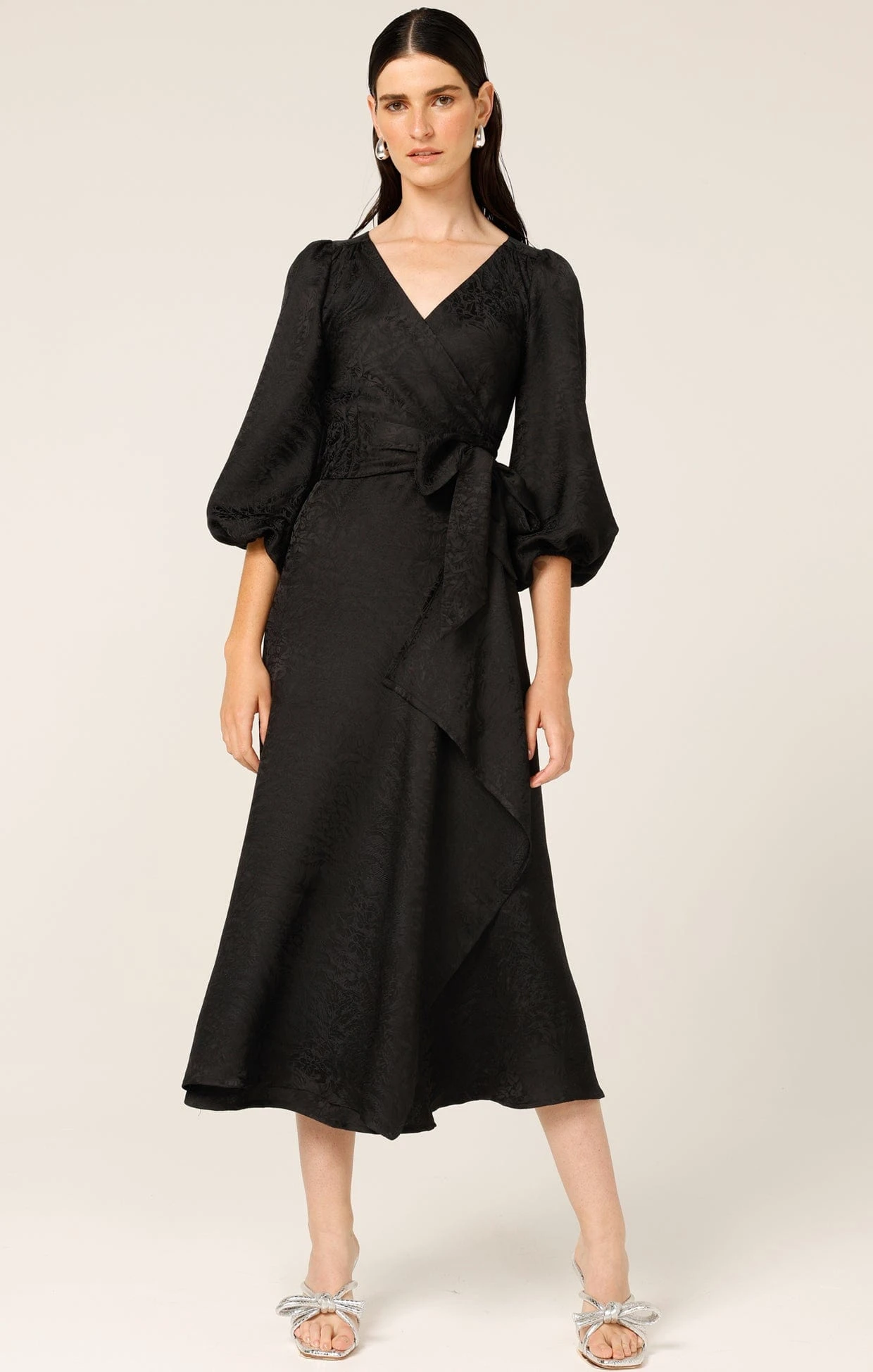 CHATEAU WRAP DRESS IN BLACK 5 CHATEAU WRAP DRESS IN BLACK - Image 3