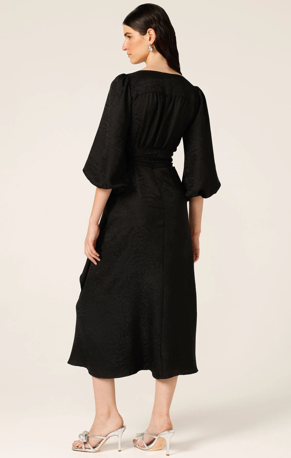 CHATEAU WRAP DRESS IN BLACK 8 CHATEAU WRAP DRESS IN BLACK - Image 6