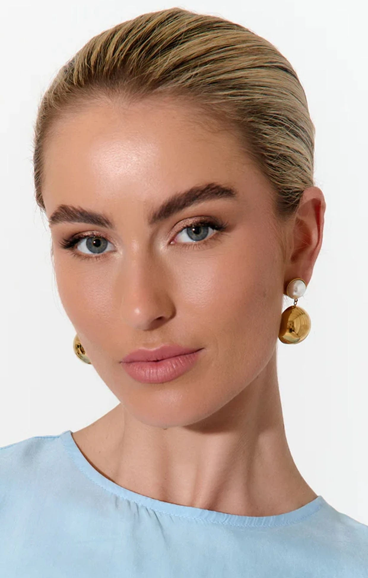 FAUX PEARL DISC DROP EARRINGS IN GOLD 4 FAUX PEARL DISC DROP EARRINGS IN GOLD - Image 2
