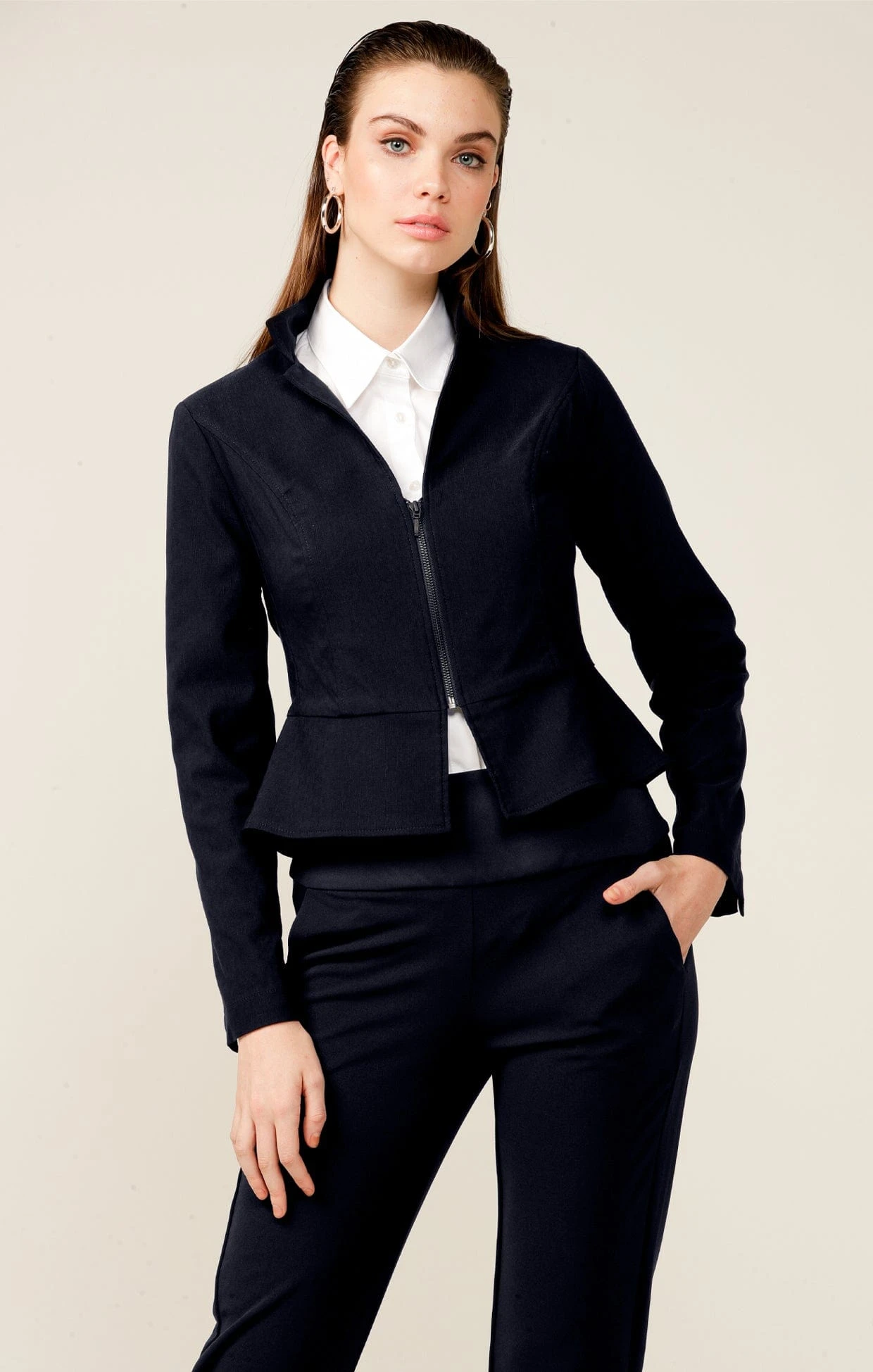 FRONT ZIP PEPLUM JACKET IN NAVY 4 FRONT ZIP PEPLUM JACKET IN NAVY - Image 2