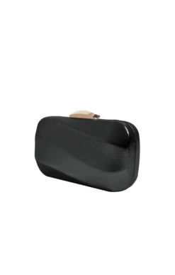 WAVY STRUCTURED CLUTCH BAG IN BLACK